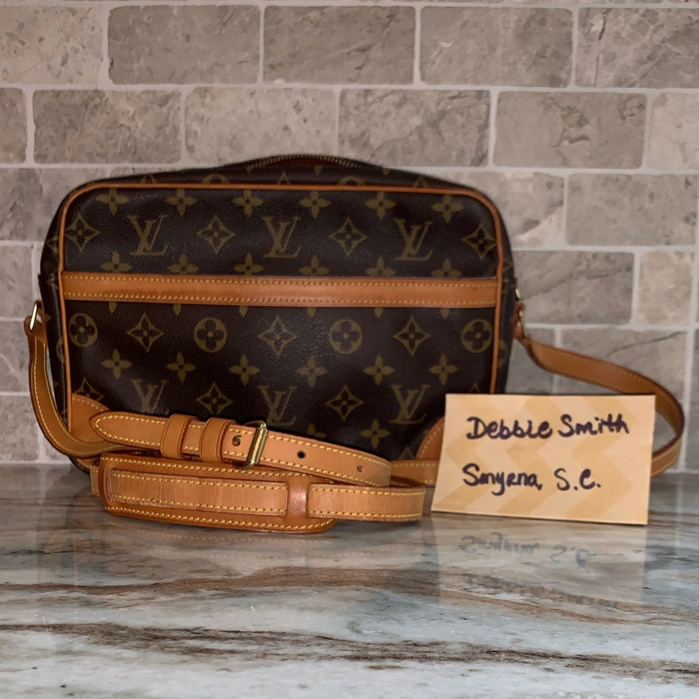 Louis Vuitton Authentic Trocadero 27 cross body